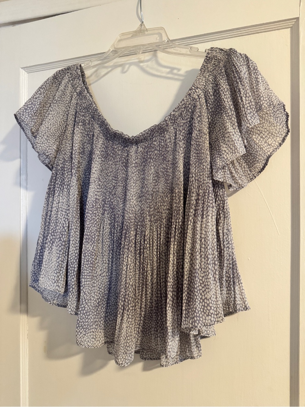 Flowy Off Shoulder Smocked Boho Top Gray & White Print